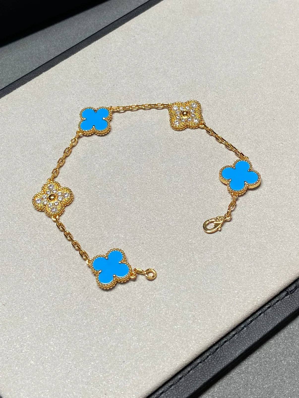 VCA CLOVER 5 MOTIF BLUE AGATE BRACELET COLLECTION